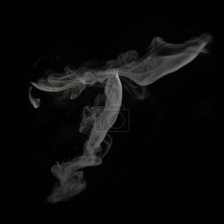Téléchargez les photos : Fumée sur fond noir abstrait. Lettre T - en image libre de droit