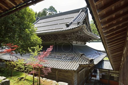 Téléchargez les photos : Représentation panoramique d'un sanctuaire japonais traditionnel - en image libre de droit