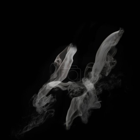 Foto de Humo sobre fondo negro abstracto. Letra H - Imagen libre de derechos