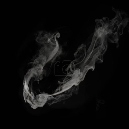 Foto de Humo sobre fondo negro abstracto. Letra U - Imagen libre de derechos