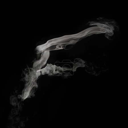 Foto de Humo sobre fondo negro abstracto. Letra F - Imagen libre de derechos