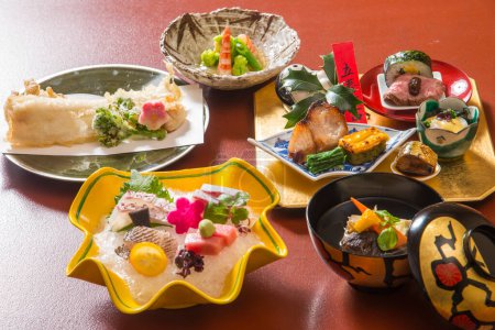 Téléchargez les photos : La nourriture japonaise au restaurant - en image libre de droit