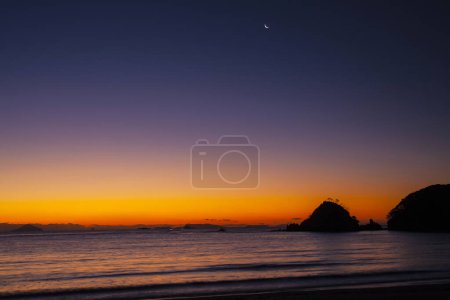 Foto de Una puesta de sol sobre el océano - Imagen libre de derechos