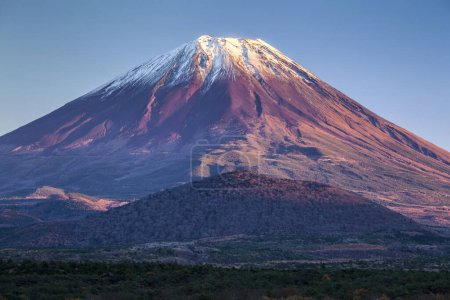 Téléchargez les photos : Belle montagne Fuji et ciel bleu au Japon - en image libre de droit