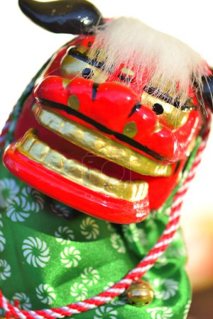 Téléchargez les photos : Lion de danse japonaise Décoration sur fond - en image libre de droit
