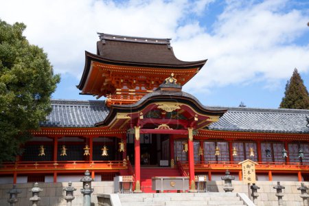 Téléchargez les photos : Vue sur le bâtiment du temple, architecture japonaise traditionnelle - en image libre de droit