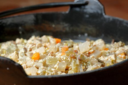 khichri, un plato en la cocina del sur de Asia hecho de arroz, verduras y lentejas