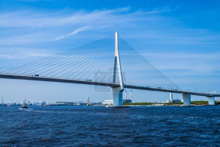 Téléchargez les photos : Vue sur le pont Tsurumi Tsubasa au Japon - en image libre de droit