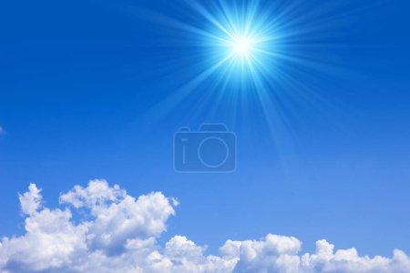 Téléchargez les photos : Ciel bleu avec nuages blancs et soleil - en image libre de droit