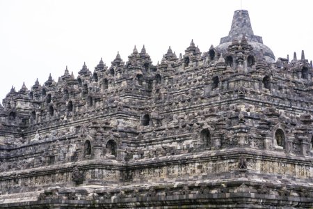 hermosa arquitectura del templo budista Borobudur en Magelang Regencia, cerca de la ciudad de Magelang y la ciudad de Muntilan, en Java Central, Indonesia