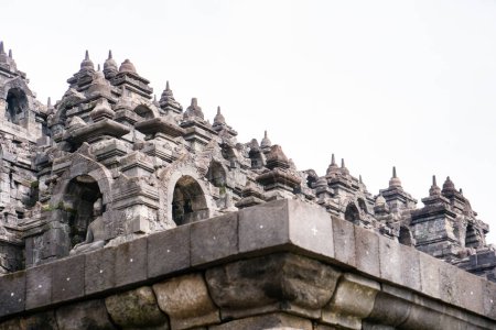 Schöne Architektur des buddhistischen Borobudur-Tempels in Magelang Regency, in der Nähe der Stadt Magelang und der Stadt Muntilan, in Zentraljava, Indonesien
