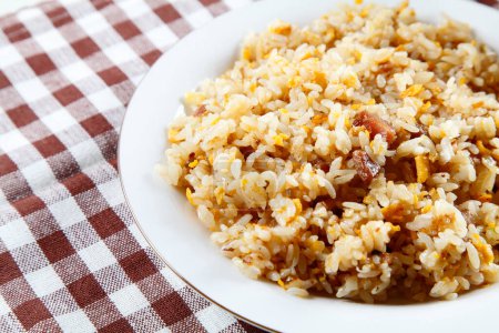 Téléchargez les photos : Delicious rice with chicken and vegetables - en image libre de droit