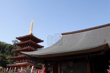 Téléchargez les photos : Ancien bâtiment du temple, architecture asiatique - en image libre de droit