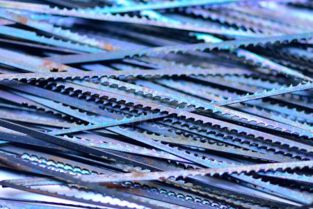 Foto de Hojas de rompecabezas textura de metal con arañazos y grietas - Imagen libre de derechos