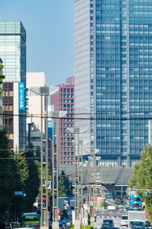 Téléchargez les photos : Une rue animée de Tokyo. Japon - en image libre de droit