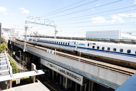 Téléchargez les photos : Une gare au Japon - en image libre de droit