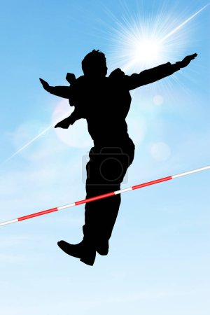 Téléchargez les photos : Silhouette d'homme d'affaires sautant sur fond de ciel bleu - en image libre de droit