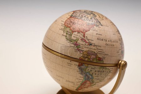 Téléchargez les photos : Globe avec carte, vue rapprochée - en image libre de droit