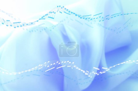 Téléchargez les photos : Lignes abstraites bleues et blanches avec des notes musicales sur fond - en image libre de droit