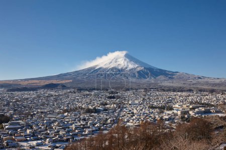 Téléchargez les photos : Belle vue sur Fuji enneigé et les environs au Japon - en image libre de droit