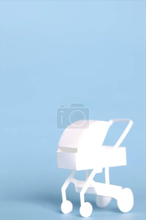 Téléchargez les photos : Petit papier blanc Poussette bébé - en image libre de droit
