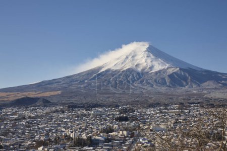 Téléchargez les photos : Belle vue sur Fuji enneigé et les environs au Japon - en image libre de droit