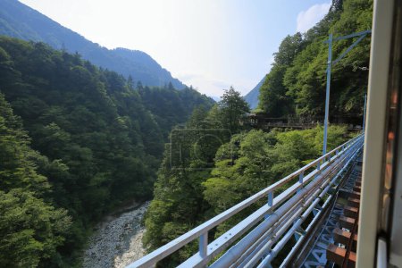 Foto de Kurobe Gorge Railway, Kurobe, Toyama, Japón - Imagen libre de derechos