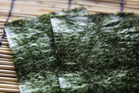 Téléchargez les photos : Japonais traditionnel algues sèches fond - en image libre de droit