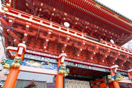 Téléchargez les photos : Zuishin-mon, la porte principale à deux étages, l'entrée du sanctuaire Kanda, Chiyoda, Tokyo, Japon - en image libre de droit