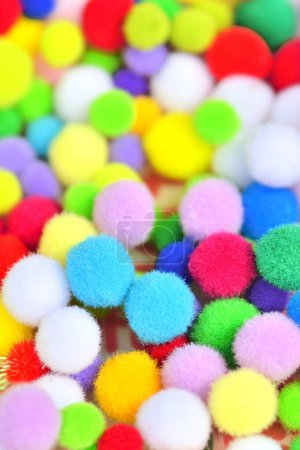 Foto de Bolas esponjosas coloridas, fondo abstracto - Imagen libre de derechos