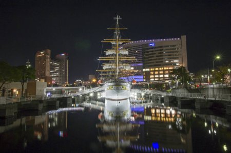 Téléchargez les photos : Nippon Maru est un navire-musée japonais et un ancien navire-école. Il est amarré en permanence dans le port de Yokohama, dans le Nippon Maru Memorial Park, Japon - en image libre de droit