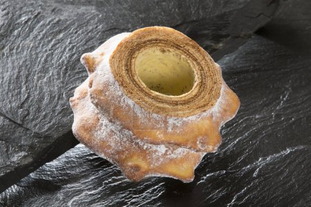 Foto de Baumkuchen panadería, escupir pastel de la cocina alemana. También es un postre popular en Japón. - Imagen libre de derechos