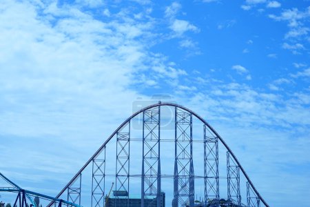Téléchargez les photos : Millennium Force Roller coaster à Sandusky, Ohio, États-Unis - en image libre de droit