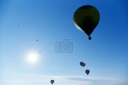 Téléchargez les photos : Montgolfières dans le ciel - en image libre de droit