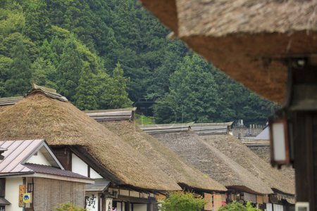 Ouchi Juku, antigua ciudad post forrada de casas con techos de paja de la época Edo, Fukushima, Japón