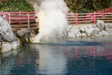 Téléchargez les photos : Eau de source chaude à Beppu, Oita-shi, Kyushu, Japon - en image libre de droit