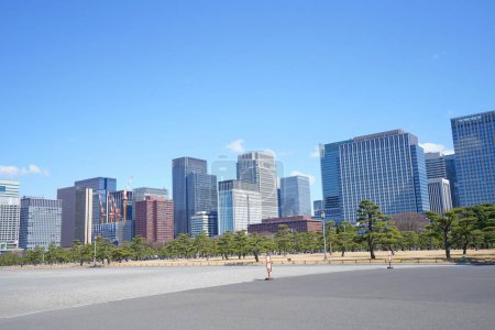 Foto de Tokio paisaje urbano con el edificio Meiji Seimei Kan, Japón - Imagen libre de derechos