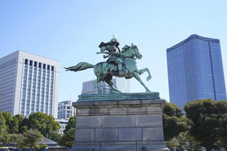 Statue de Kusunoki Masashige à Kokyogaien, ville de Chiyoda, Tokyo, Japon