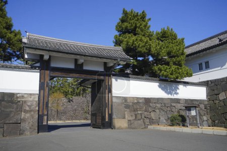 Téléchargez les photos : Porte Sakurada-mon dans le fossé intérieur du palais impérial de Tokyo, Tokyo, Japon - en image libre de droit