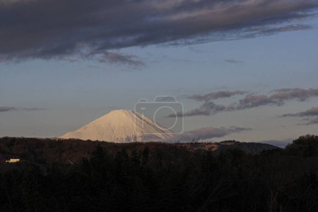 Téléchargez les photos : Mont Fuji recouvert de neige, Japon - en image libre de droit