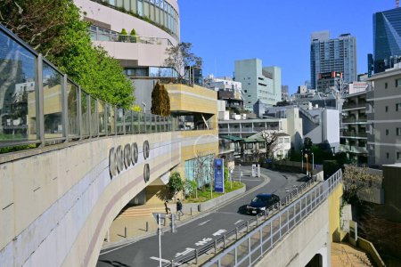 Téléchargez les photos : Tokyo, Japon paysage urbain dans le quartier des gratte-ciel de Shinjuku - en image libre de droit