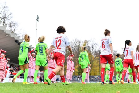 Foto de ALEMANIA, COLOGNE - 27 DE NOVIEMBRE DE 2022: El partido de Women Bundesliga 1.FC Koeln Frauen vs VfL Wolfsburg Frauen - Imagen libre de derechos