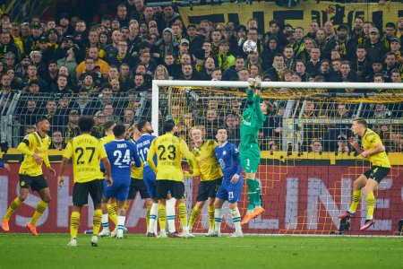 Téléchargez les photos : DORTMUND, GERMANY - 15.02.23: The match of match UEFA Champion League Borussia Dortmund vs FC Chelsea at SIGNAL IDUNA PARK - en image libre de droit