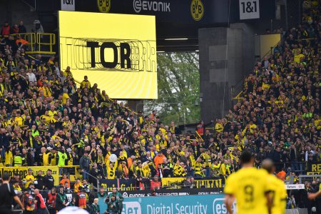 Téléchargez les photos : ALLEMAGNE, DORTMUND - 22 AVRIL 2023 : Le match de Bundesliga Borussia Dortmund vs Eintracht au Signal Iduna Park au Signal Iduna Park - en image libre de droit