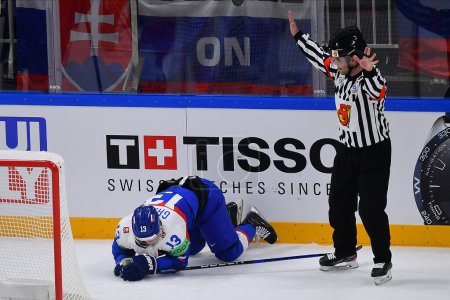 Foto de LATVIA, RIGA - 12.05.23: GAJDOS Frantisek. IIHF 2023 Campeonato Mundial de Hockey sobre Hielo - Imagen libre de derechos