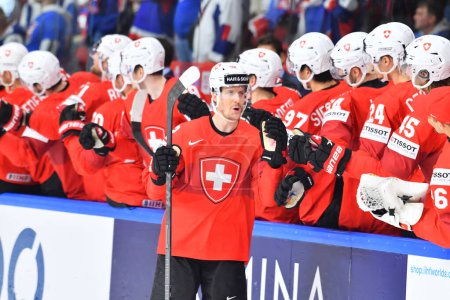 Foto de LATVIA, RIGA - 18.05.23: HAAS Gaetan. Juego Suiza vs Eslovaquia. IIHF 2023 Campeonato Mundial de Hockey sobre Hielo en Arena Riga - Imagen libre de derechos