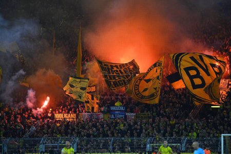 Téléchargez les photos : DORTMUND, ALLEMAGNE - 04.10.23 : Le match du match UEFA Champion League Borussia Dortmund vs AC Milan au SIGNAL IDUNA PARK - en image libre de droit