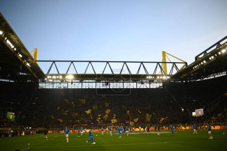 Téléchargez les photos : DORTMUND, ALLEMAGNE - 28 JANVIER 2024 : Le match de football de la Bundesliga Borussia Dortmund vs Bochum au Signal Iduna Park - en image libre de droit