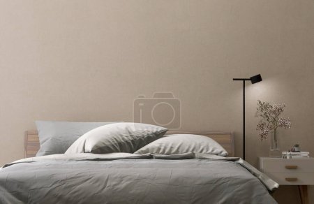 Téléchargez les photos : Moderne, chambre beige de luxe avec lit en bois, couverture grise et oreiller, table de chevet, lampadaire noir à la lumière du soleil à partir du rideau de fenêtre sur mur en stuc brun pour le fond de design intérieur 3D - en image libre de droit