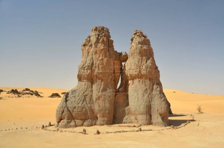 Foto de Erosión de arenisca en el desierto del Sahara argelino - Imagen libre de derechos